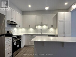 76 Ryan Reynolds Wy in Ottawa, ON - Building Photo - Building Photo