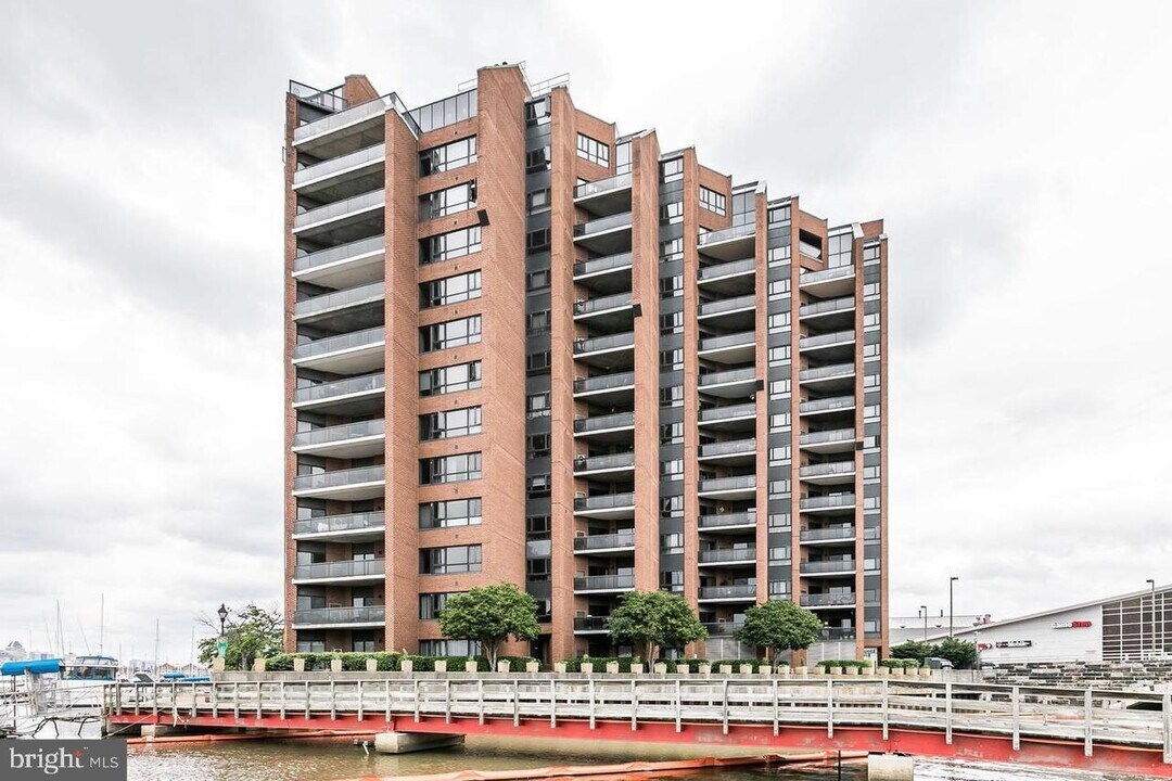 2515 Boston St in Baltimore, MD - Building Photo