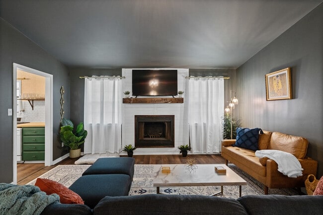 2001 N 61st Ave in Pensacola, FL - Building Photo - Building Photo