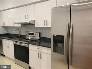 645 N 12th St in Philadelphia, PA - Building Photo - Building Photo