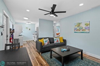 1464 N Dixie Hwy in Fort Lauderdale, FL - Building Photo - Building Photo