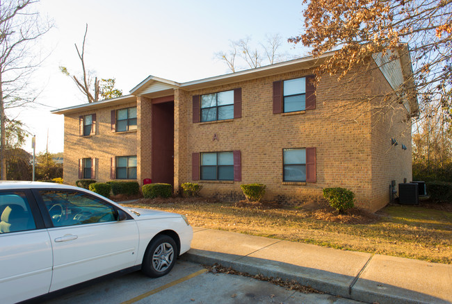 Peachtree Apartments in Clanton, AL - Building Photo - Building Photo