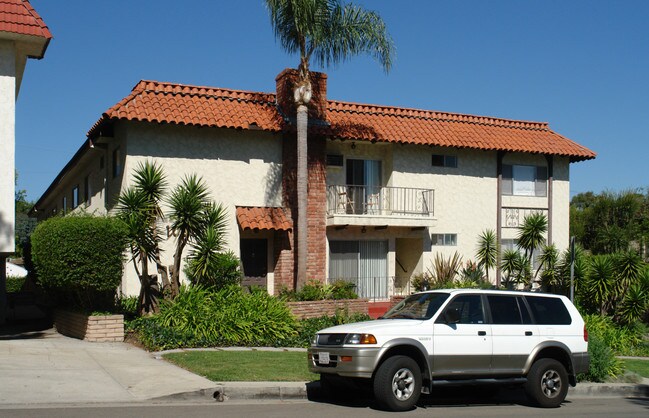 10931 Rose Ave in Los Angeles, CA - Building Photo - Building Photo