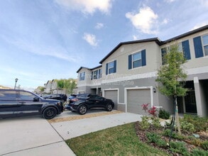 9625 Pembrooke Pines Dr in Sun City Center, FL - Building Photo - Building Photo