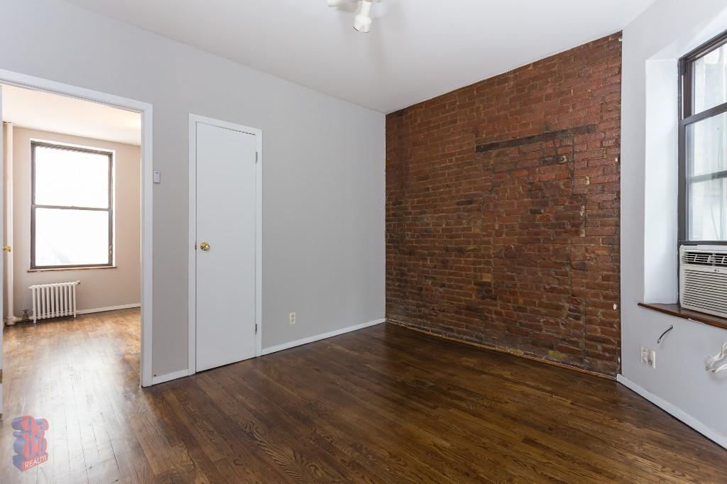 221 E 23rd St in New York, NY - Building Photo