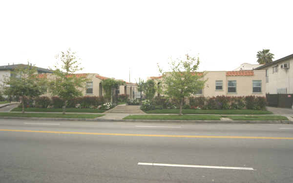 Melrose Bungalows in Los Angeles, CA - Building Photo - Building Photo