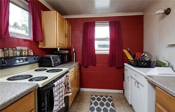 821 Billy Frank Jr. St-Unit -#101 in Bellingham, WA - Building Photo - Building Photo