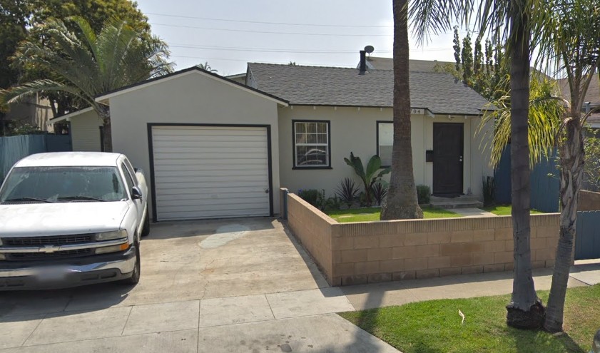 2704 E Spaulding St in Long Beach, CA - Foto de edificio