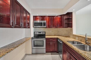 3800 Galt Ocean Dr, Unit 314 in Fort Lauderdale, FL - Building Photo