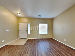 11709 W Jefferson St in Avondale, AZ - Foto de edificio - Building Photo