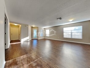 6339 Cherry Blossom Trl in Gibsonton, FL - Building Photo - Building Photo
