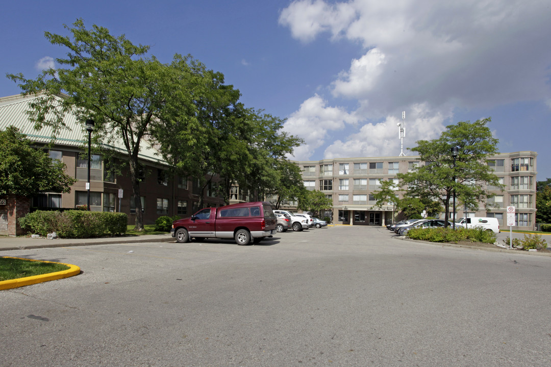 Camelot on the Park in Brampton, ON - Building Photo