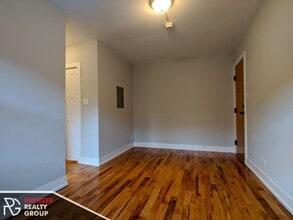 2754 N Mildred Ave, Unit 3 in Chicago, IL - Building Photo - Building Photo