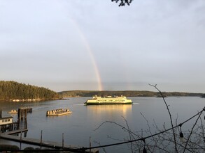 8292 Orcas Rd in Orcas, WA - Foto de edificio - Building Photo