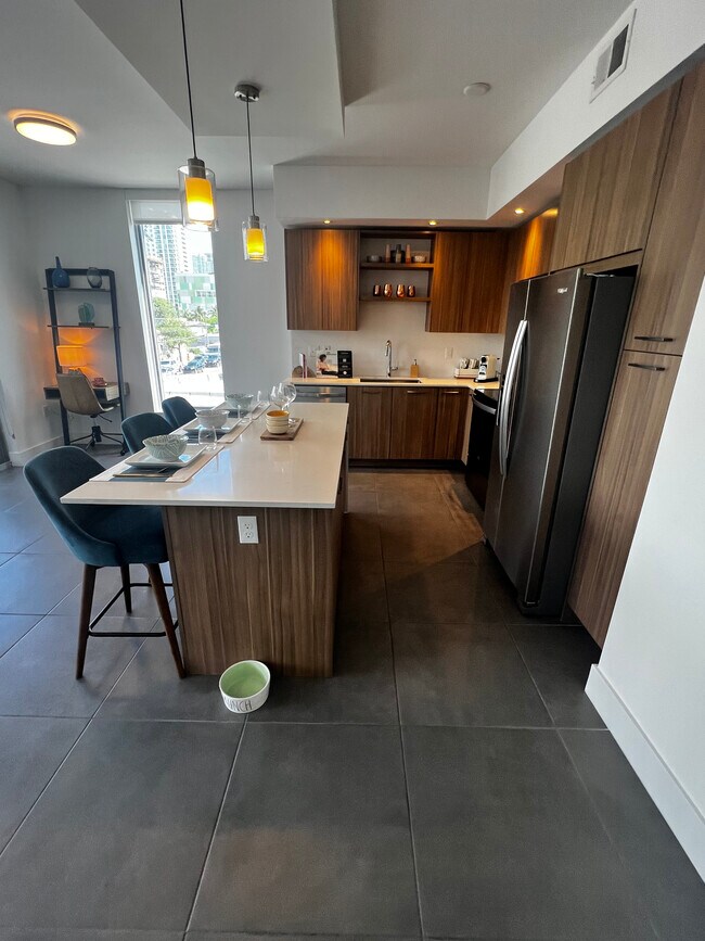215 NE 27th St, Unit B1 in Miami, FL - Building Photo - Building Photo