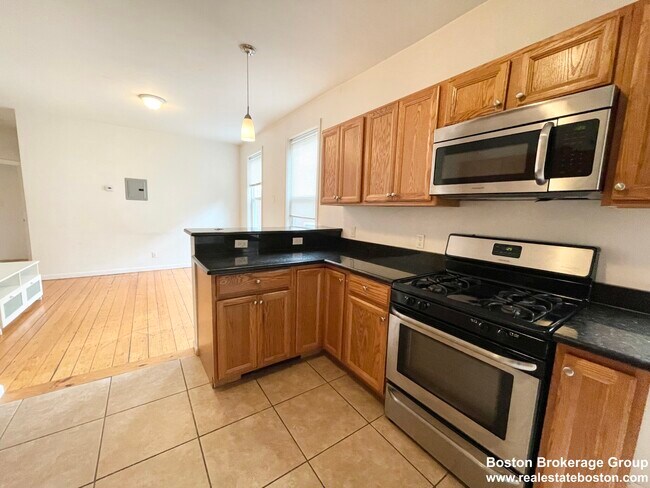 56 Delle Ave, Unit 2