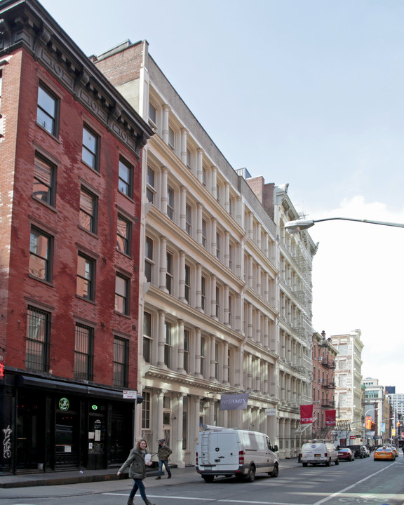 Co-Op in New York, NY - Building Photo