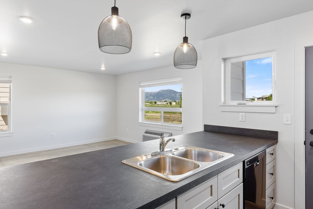 5157 Fallon St in Bozeman, MT - Building Photo