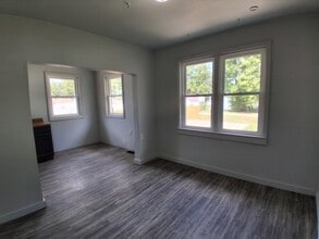 1497 E Fairchild St in Danville, IL - Building Photo - Building Photo