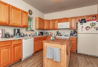 97 Oregon Rd in Cortlandt Manor, NY - Building Photo - Building Photo