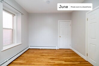 Room in Shared 3 bed/1 bath home in Boston, MA - Foto de edificio - Building Photo
