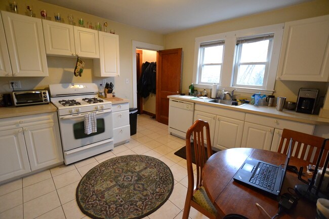 5 Cresthill Rd, Unit #1D