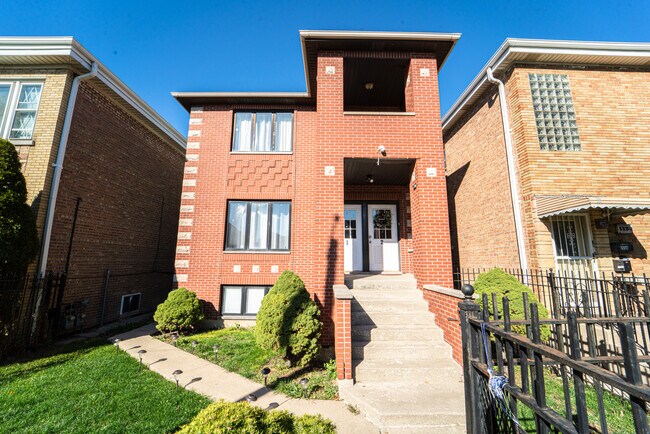 5536 W 63rd Pl in Chicago, IL - Building Photo - Building Photo