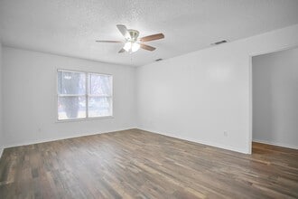 1307 61st St in Lubbock, TX - Building Photo - Building Photo