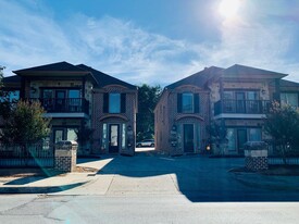 3241 S University Dr in Fort Worth, TX - Building Photo