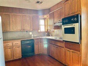 1216 C St in Arapaho, OK - Building Photo - Building Photo