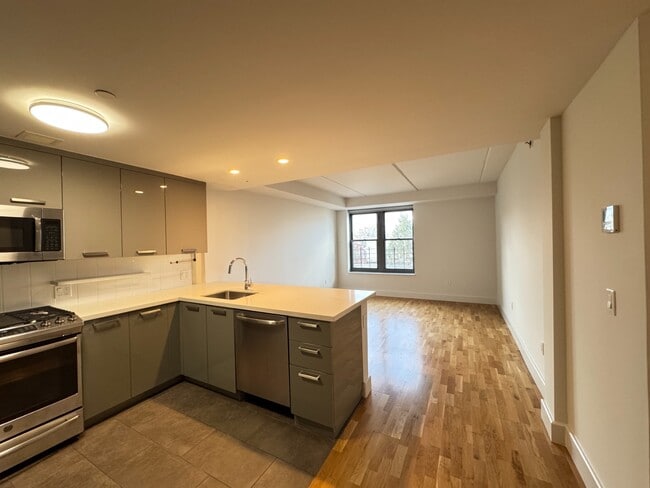 310 Clarkson Ave in Brooklyn, NY - Building Photo - Building Photo