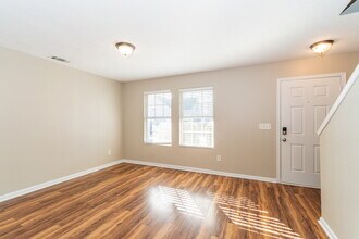 640 Elderberry Way, Unit C305 in Murfreesboro, TN - Building Photo - Building Photo