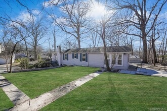 7 Yucca Rd in Rocky Point, NY - Building Photo - Building Photo