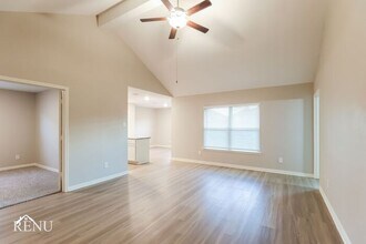 10405 Sweetwater Creek Dr in Cleveland, TX - Building Photo - Building Photo