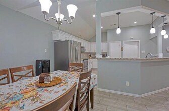 8423 Creekbluff Dr in Dallas, TX - Building Photo - Building Photo