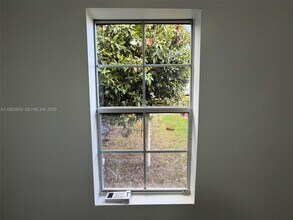 9255 SW 43rd Terrace in Miami, FL - Building Photo - Building Photo