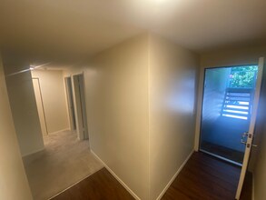 13716 15th Ave NE in Seattle, WA - Building Photo - Building Photo