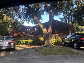 3375 Fox Hunt Dr in Palm Harbor, FL - Foto de edificio - Building Photo