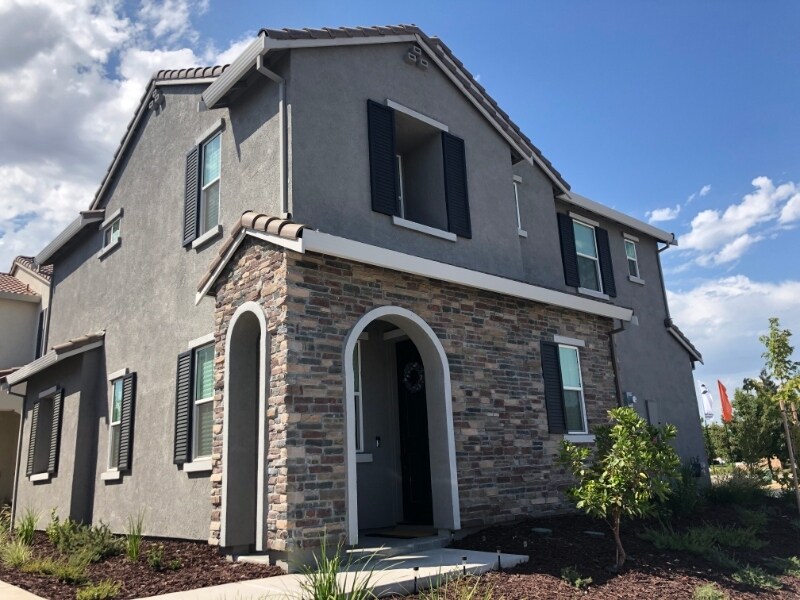 4443 Silver Cedar Ln in Sacramento, CA - Foto de edificio