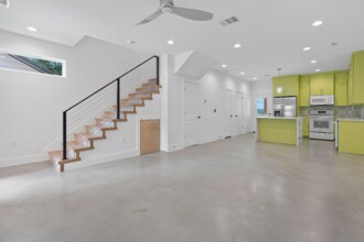 124 S Mockingbird Cir in Cedar Creek, TX - Building Photo - Building Photo
