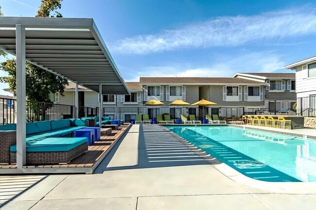 Highline Apartments in Santee, CA - Building Photo - Building Photo