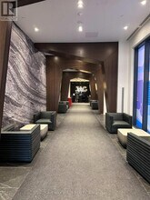 308 Jarvis St in Toronto, ON - Building Photo - Building Photo