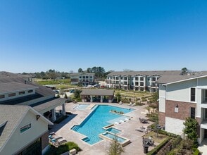 Falcon at Grand Harbor in Katy, TX - Foto de edificio - Building Photo