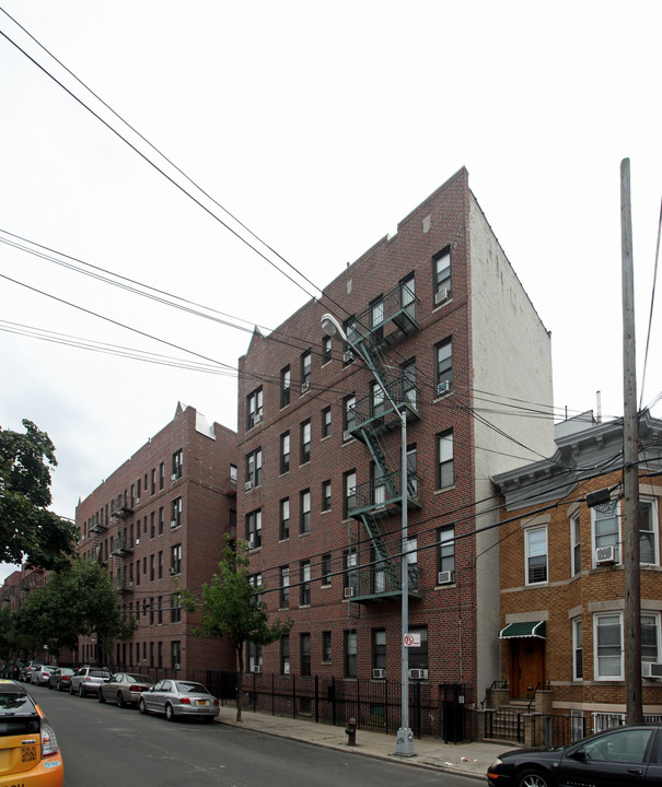 60-30 Madison St in Ridgewood, NY - Building Photo