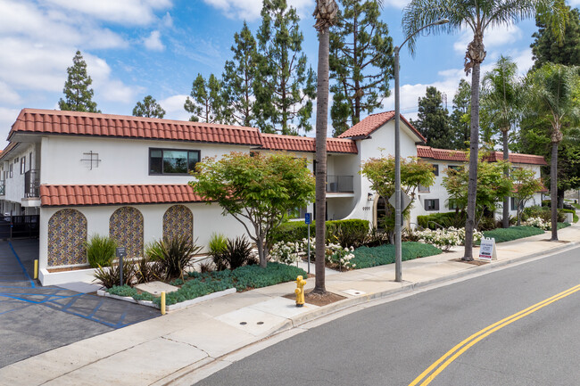 Casa del Rio Seco in Downey, CA - Foto de edificio - Building Photo