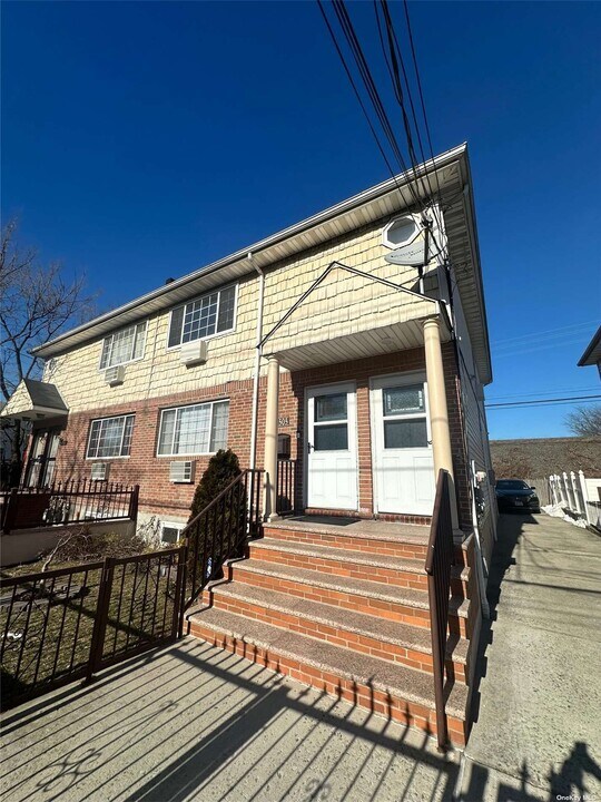 115-05 Bedell St in Queens, NY - Building Photo