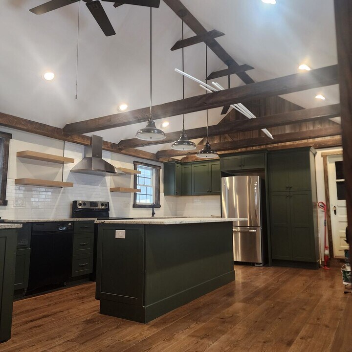 88 Baker Ln in East Haddam, CT - Building Photo