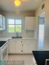 8515 Sunrise Lakes Blvd in Sunrise, FL - Building Photo - Building Photo