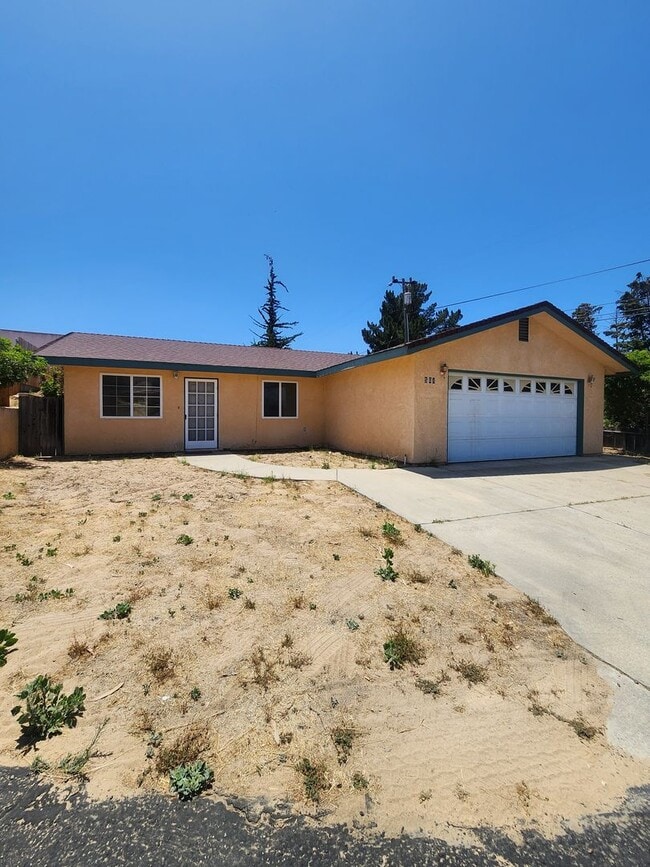 504 Robert Ct in Nipomo, CA - Building Photo - Building Photo