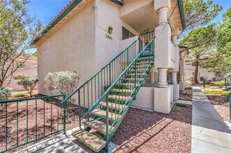7961 Lions Rock Way in Las Vegas, NV - Building Photo - Building Photo